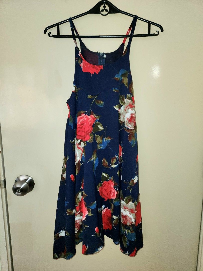 Blue floral A-line dress (Category: Dresses) located in Manila. Submitted by mistanggg (Listing ID 1316879086, Image 2). Description: NO WHEN WORN PHOTOS ✅️ A-line shape, flowy ✅️ Non-stretch material ✅️ Very cute, one of my faves ✅️ No size/tag but best fits S-M frames Dimensions: Length from strap end to bottom - 33" Bust/armpit - 16" Width - up to 20.5.