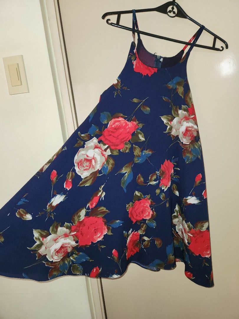 Blue floral A-line dress (Category: Dresses) located in Manila. Submitted by mistanggg (Listing ID 1316879086, Image 3). Description: NO WHEN WORN PHOTOS ✅️ A-line shape, flowy ✅️ Non-stretch material ✅️ Very cute, one of my faves ✅️ No size/tag but best fits S-M frames Dimensions: Length from strap end to bottom - 33" Bust/armpit - 16" Width - up to 20.5.
