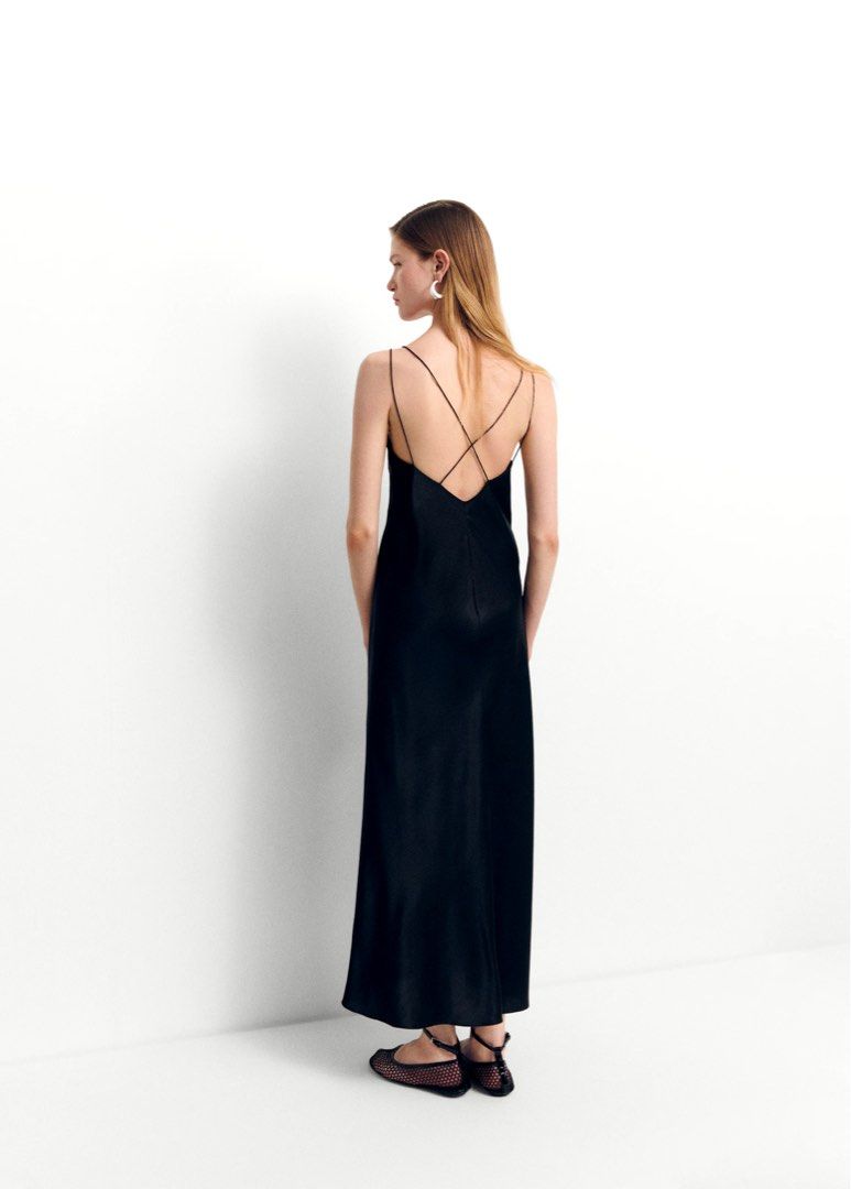 Low cut little black dress store