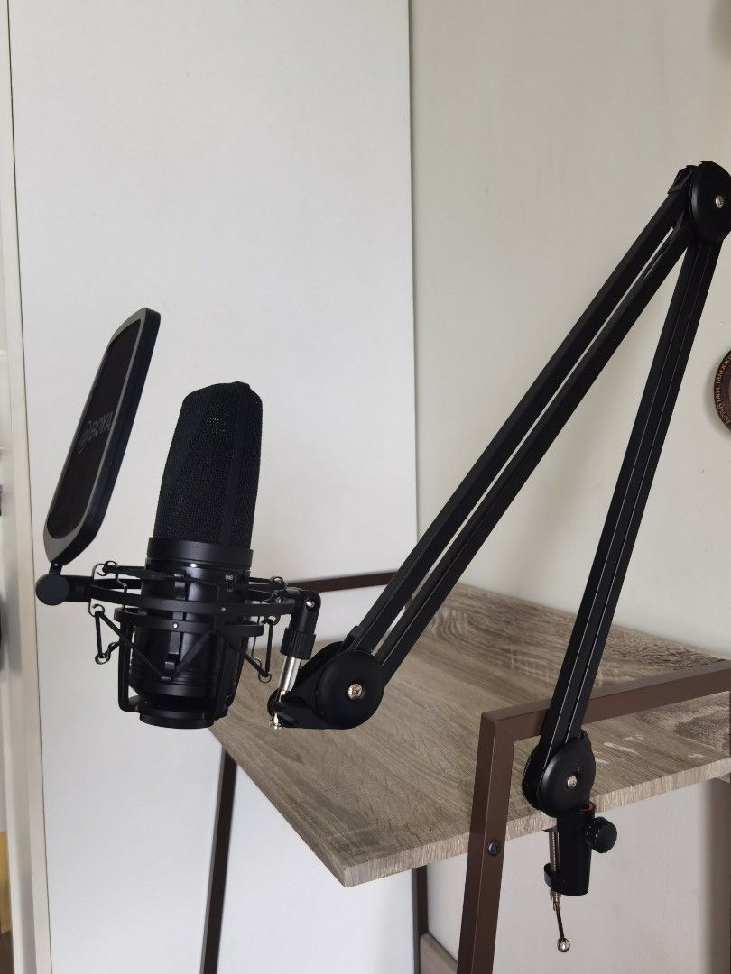 BOYA BY-M1000 Large Diaphragm Condenser Studio Microphone + Holder (Category: Microphones) located in Quezon City. Submitted by karenlabvi (Listing ID 1316967318, Image 3). Description: FIXED PRICE! Super good deal since twice used only BOYA BY-M1000 Large Diaphragm Condenser Studio Microphone + Holder P3000 RARELY USED.