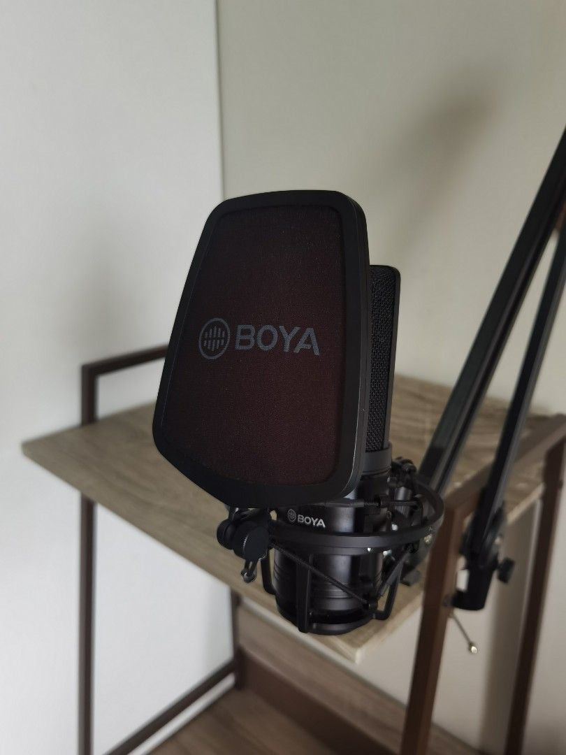 BOYA BY-M1000 Large Diaphragm Condenser Studio Microphone + Holder (Category: Microphones) located in Quezon City. Submitted by karenlabvi (Listing ID 1316967318, Image 2). Description: FIXED PRICE! Super good deal since twice used only BOYA BY-M1000 Large Diaphragm Condenser Studio Microphone + Holder P3000 RARELY USED.