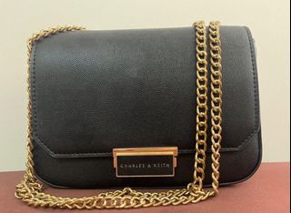 (Category: ) located in . Submitted by preloved2yours (Listing ID 1316991371, Image 1). Description: .