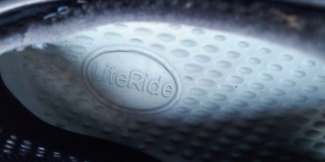 CROCS lite ride, Women's Fashion, Footwear, Sneakers on Carousell