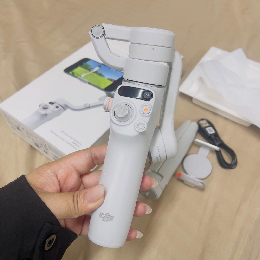 DJI Osmo Mobile 6 (Category: Mounts & Holders) located in Quezon City. Submitted by dealsandsteals.mnl (Listing ID 1316908288, Image 3). Description: Dji Osmo Mobile 6 Used once to try Good as new Complete Mode of payment: • Gcash • Bank Transfer Shipping via: • Lalamove • Grab Express Meet up: • Starbucks Roosevelt • Fishermall • Trinoma.