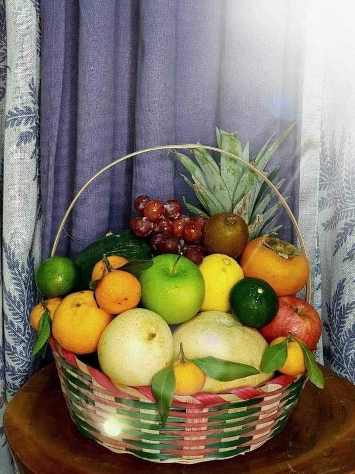 Fruit baskets for occasions and giveaways (Category: Gift Baskets & Hampers) located in Pasig City. Submitted by shytorres (Listing ID 1316849421, Image 2). Description: FRUIT BASKET AVAILABLE ONHAND 📢📢 *lagayan ng giveaway sa pasko *Lagayan ng prutas *Lagayan ng grocery *Lagayan ng regalo *Pang fashioni *Pang export *iba2 po ang klase ng basket *may Pandan made/rattan made and nito made *Matibay at affordable *Small medium large xlarge size *O