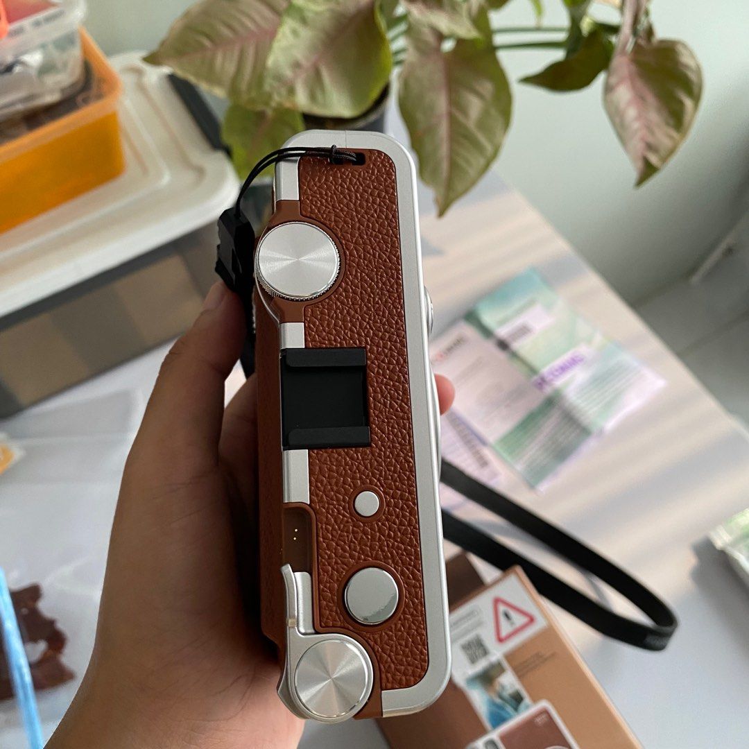 Fujifilm Instax Mini Evo Brown Free Paper Film, Fotografi di Carousell