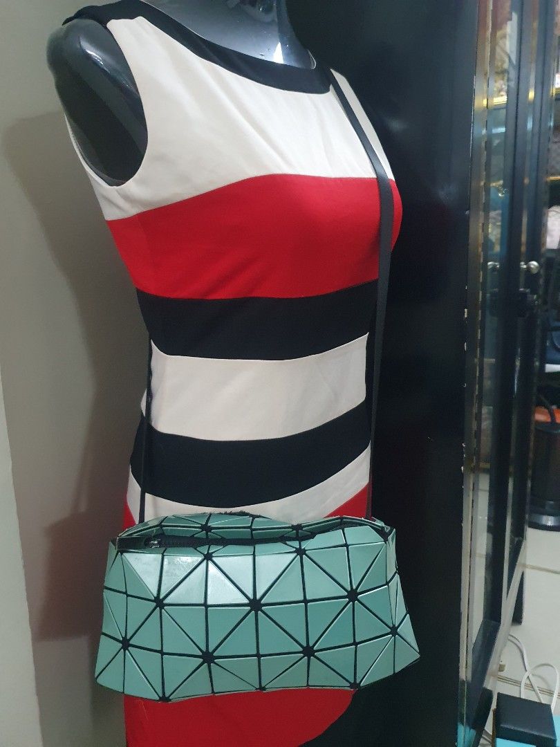 Baobao Issey Miyake Authentic (Category: Luxury Bags & Wallets) located in Malolos. Submitted by yamaguchionline (Listing ID 1316853246, Image 1). Description: Bought in Japan guaranteed authentic money back if proven fake.very nice in actual.please respect my ads.