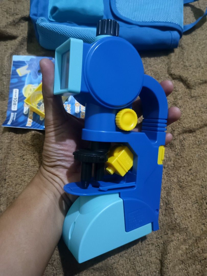 Kids portable microscope (Category: Educational & Learning Toys) located in Quezon City. Submitted by markgolveo (Listing ID 1316938766, Image 3). Description: Kids portable microscope needs battery replacement for led light missing glass slides rest of the parts is complete with its carry case.
