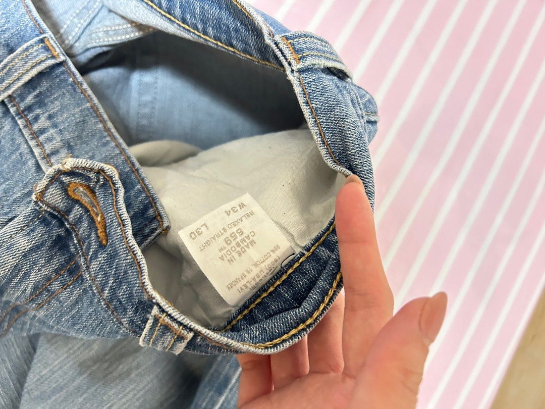 Levis 559 Jeans (Category: Jeans) located in Bulacan. Submitted by clncon (Listing ID 1316853802, Image 3). Description: .