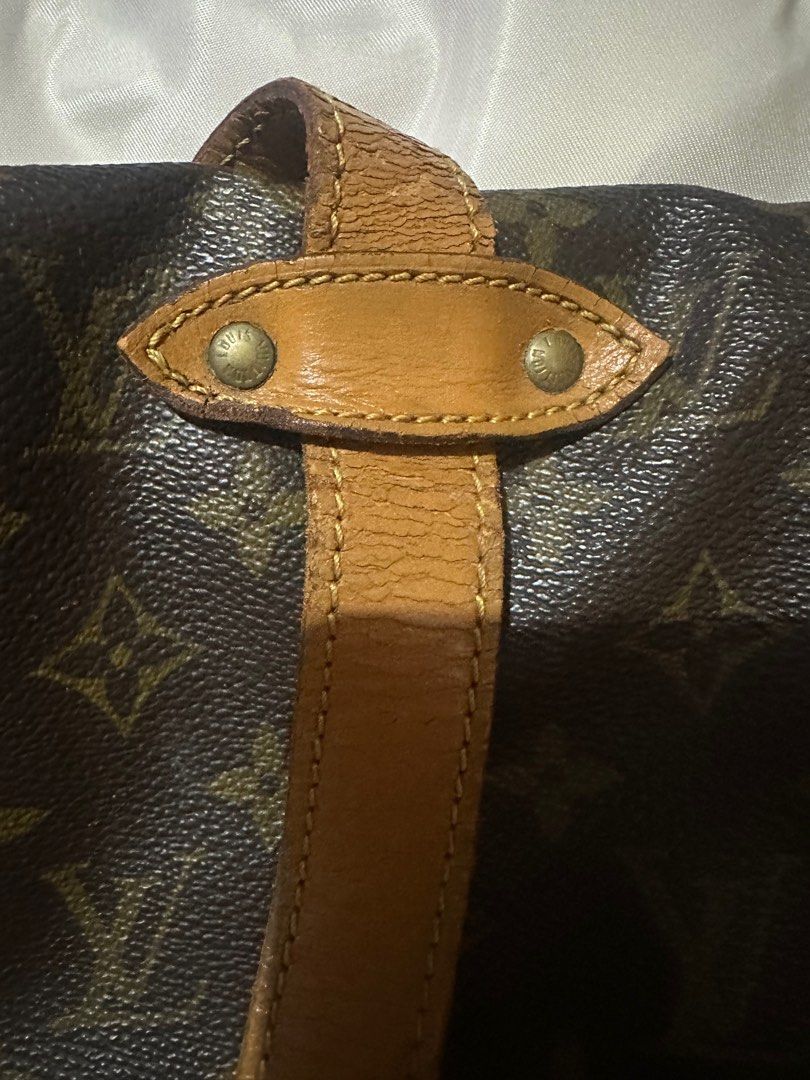 LV (Category: Luxury Bags & Wallets) located in Quezon City. Submitted by wynnes (Listing ID 1316956519, Image 3). Description: Vintage LV saumur Authentic 💯💯 Heavily used.