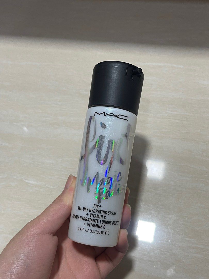 Mac Fix+ Magic Radiance All Day Hydrating Spray (Category: Makeup) located in Quezon City. Submitted by niniminiminymoe (Listing ID 1316858339, Image 3). Description: 💓 Completely brand new — not even once sprayed po. 🖇️ RFS: I have the OG version already.
