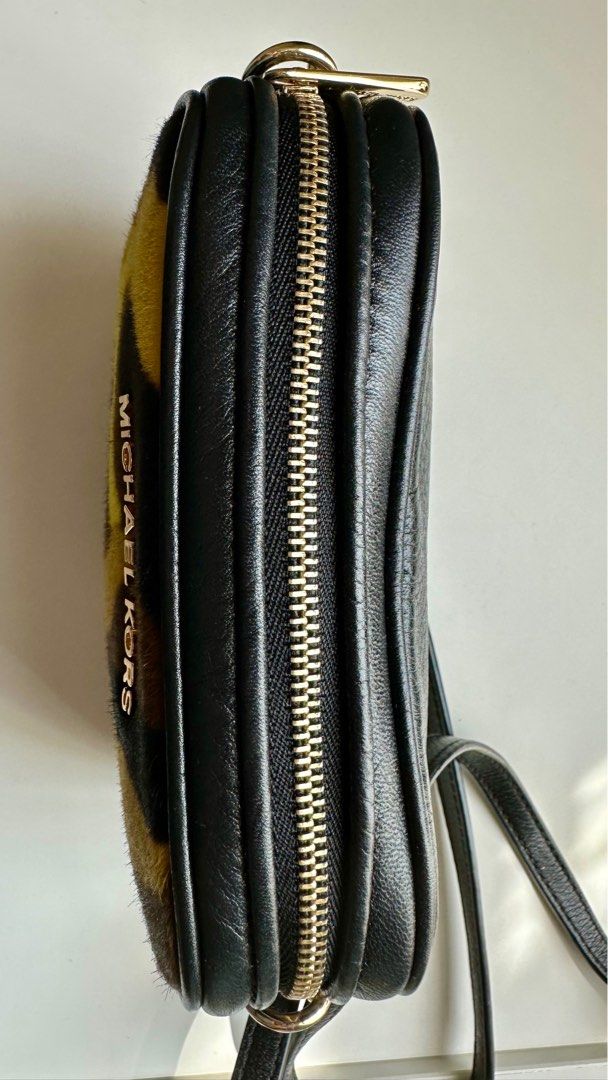 Michael kors camo crossbody bag hotsell