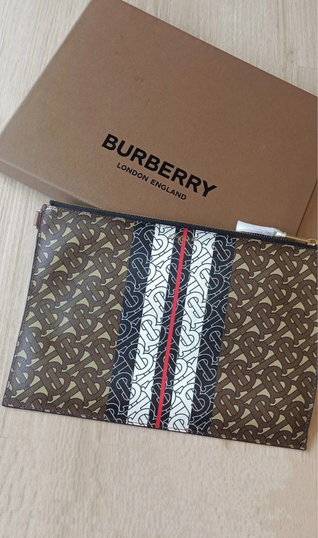 Burberry clutch sale shop