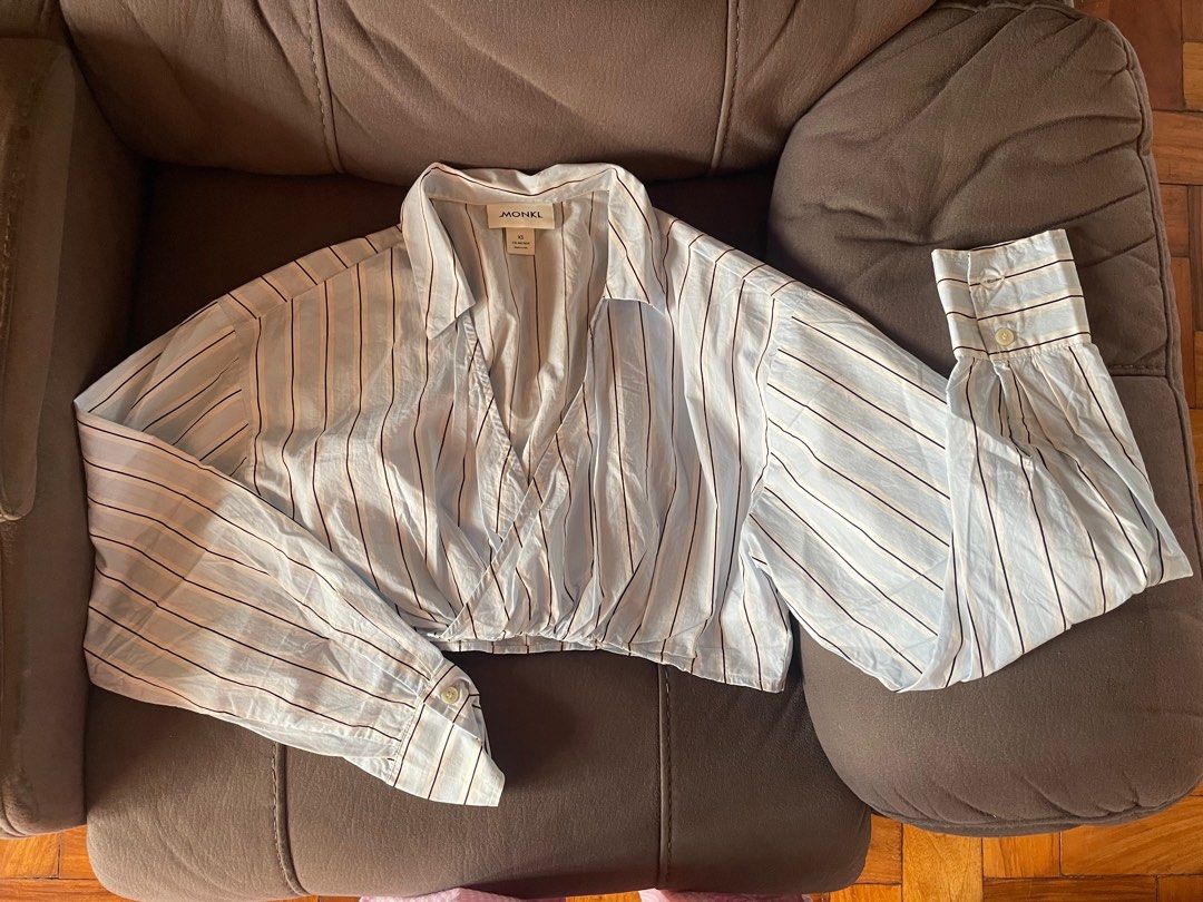 Monki cropped longsleeves (Category: Longsleeves) located in Quezon City. Submitted by declutterbykn (Listing ID 1316825965, Image 1). Description: Used only once :).