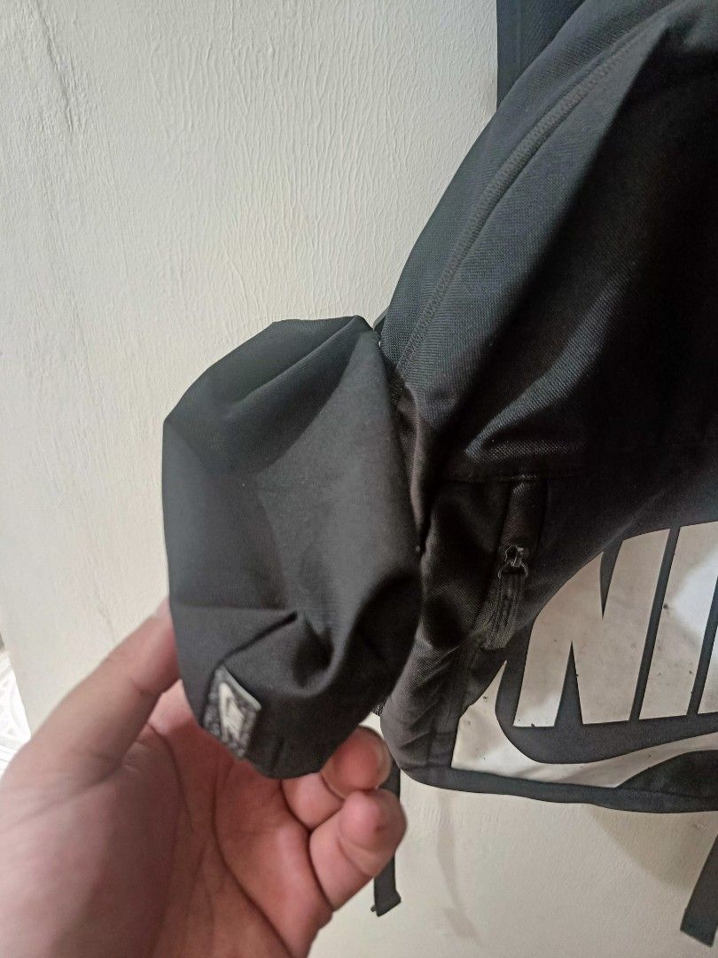 Nike elemental kids backpack(500 Shipped) (Category: Babies & Kids Fashion) located in Baguio. Submitted by skwaterskalper (Listing ID 1316817466, Image 2). Description: Nike elemental kids backpack(500 Shipped) *nike logo chipped..