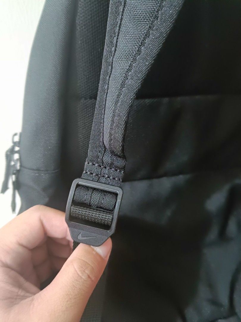 Nike elemental kids backpack(500 Shipped) (Category: Babies & Kids Fashion) located in Baguio. Submitted by skwaterskalper (Listing ID 1316817466, Image 3). Description: Nike elemental kids backpack(500 Shipped) *nike logo chipped..