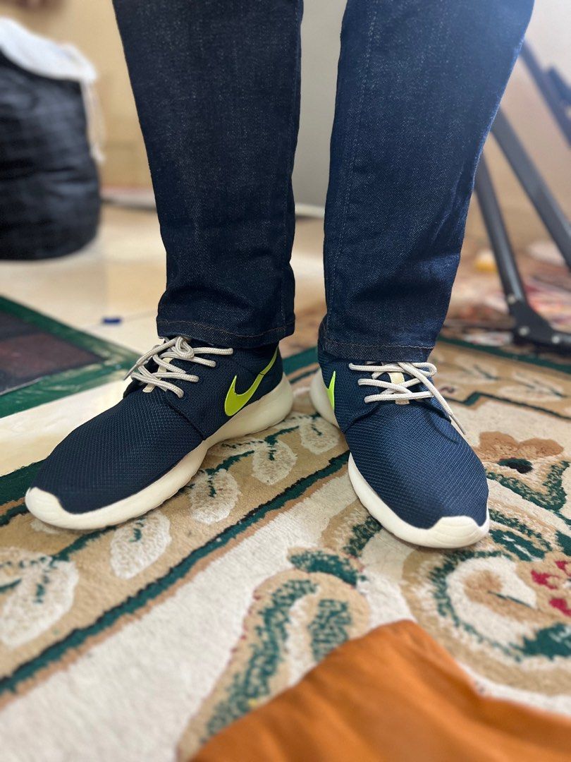 Nike Rosherun Dark Blue Green Men s Fashion Footwear Sneakers on Carousell