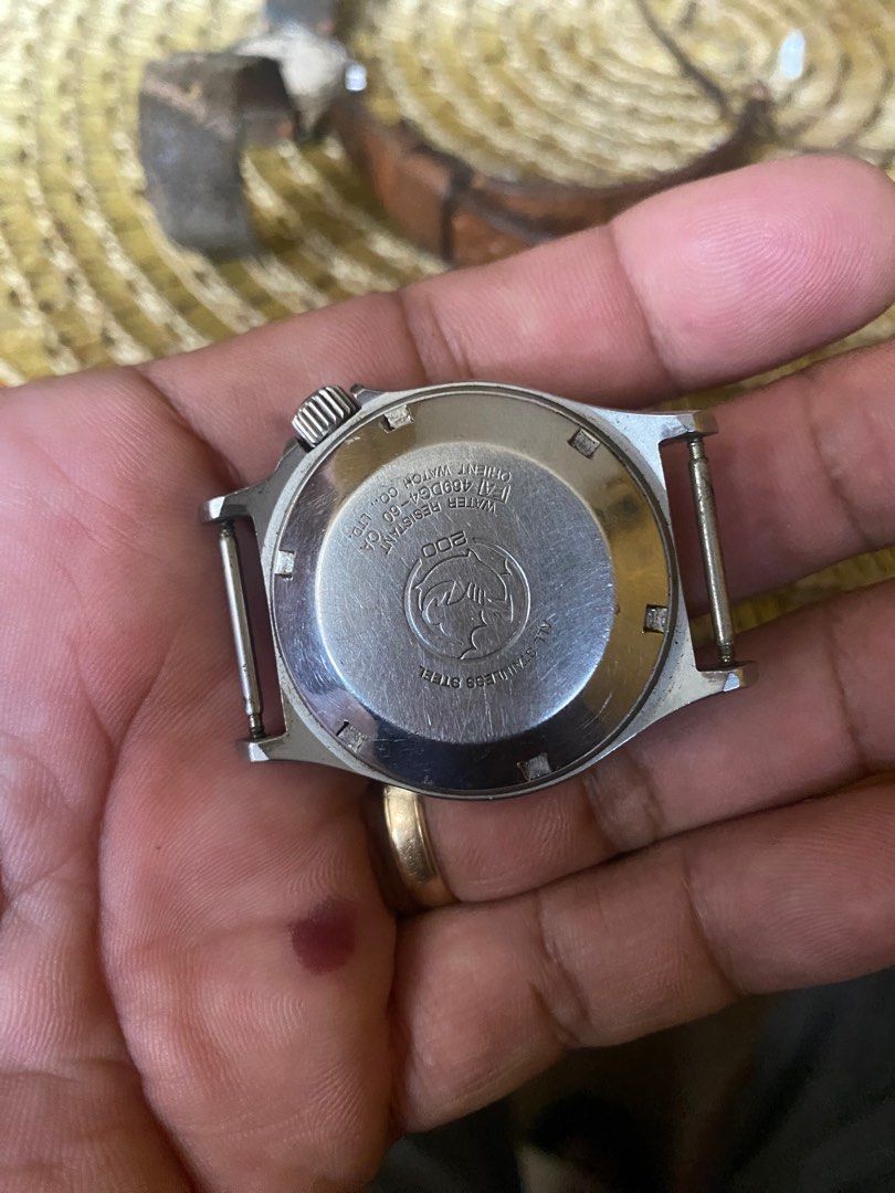 Orient automatic diver (Category: Men's Watches) located in Mapandan. Submitted by newtree_704266 (Listing ID 1316811607, Image 3). Description: Orient automatic movement divers Day date 200meter .