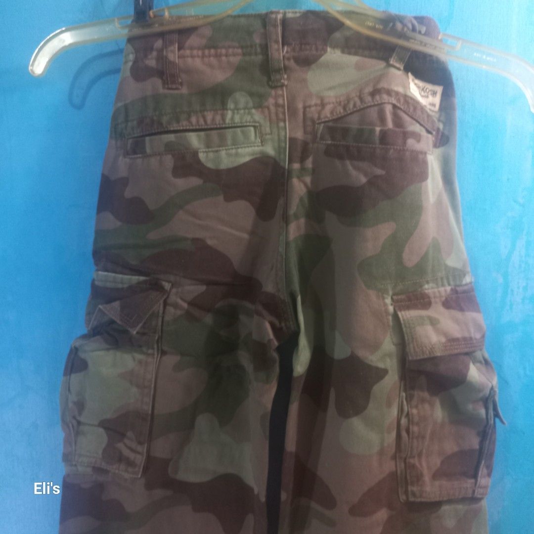 Oshkosh 6pockets pants camouflage (Category: Babies & Kids Fashion) located in Quezon City. Submitted by ceegee30 (Listing ID 1316999003, Image 3). Description: size 7 Design may differ on camera. Camouflage.