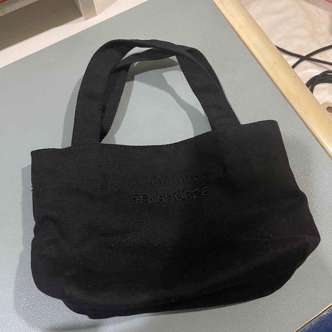 Penshoppe small bag (Category: Cross-body Bags) located in Quezon City. Submitted by b_declutter (Listing ID 1316930958, Image 1). Description: .