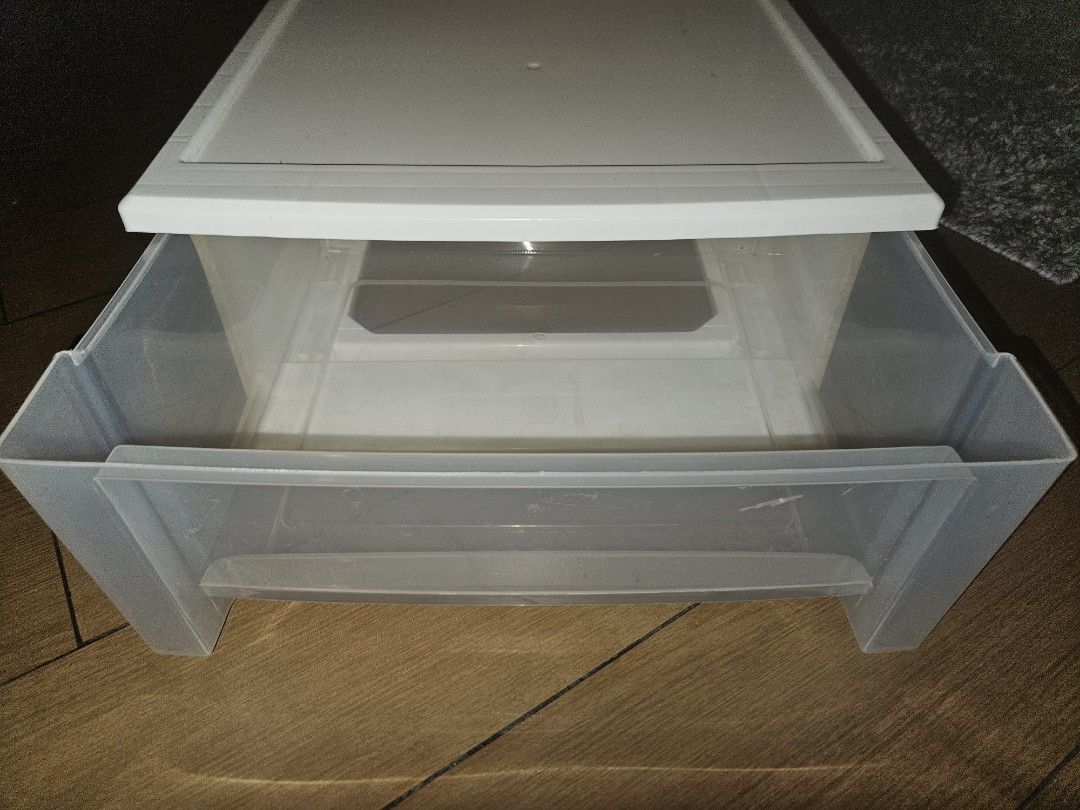 Plastic Drawer (Category: Storage Boxes & Baskets) located in Makati City. Submitted by littonton (Listing ID 1316841293, Image 1). Description: dimension 37 x35x 17cm.