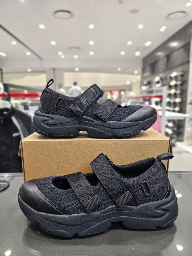 Pre order FILA RAY TRAINER MJ Carousell