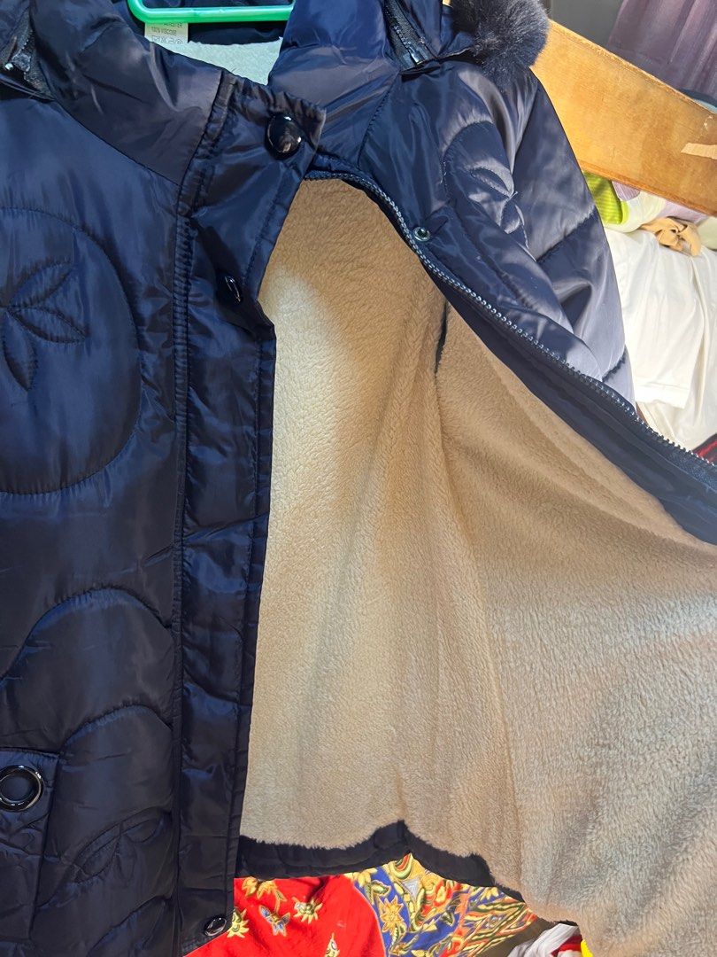 Puffer jacket (Category: Coats, Jackets and Outerwear) located in Bulacan. Submitted by aphrodite.retouch (Listing ID 1316923932, Image 2). Description: Good as new, once wear lang. dm for when worn pictures!.