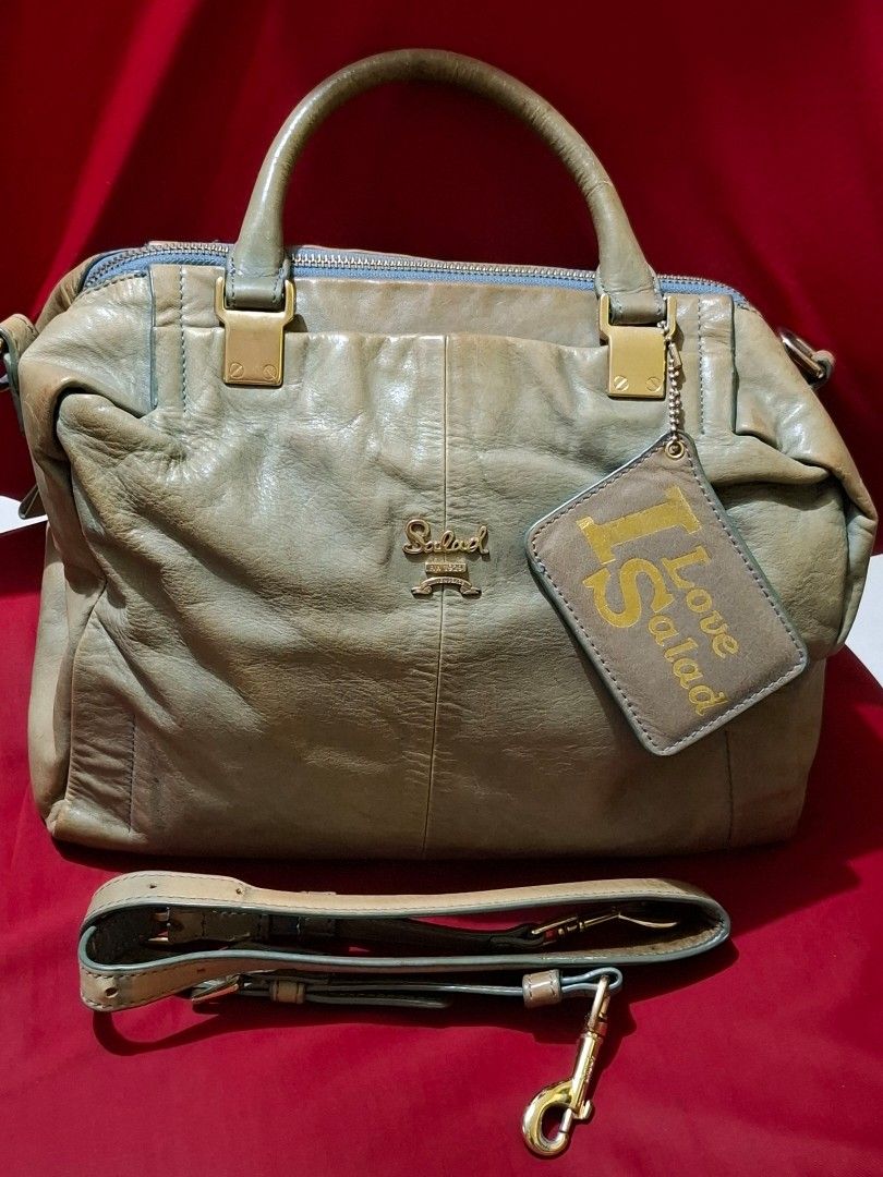 Salad Bag (Category: Shoulder Bags) located in Antipolo. Submitted by swiftphoenix_21 (Listing ID 1316915353, Image 1). Description: Preloved Bags Good Condition.