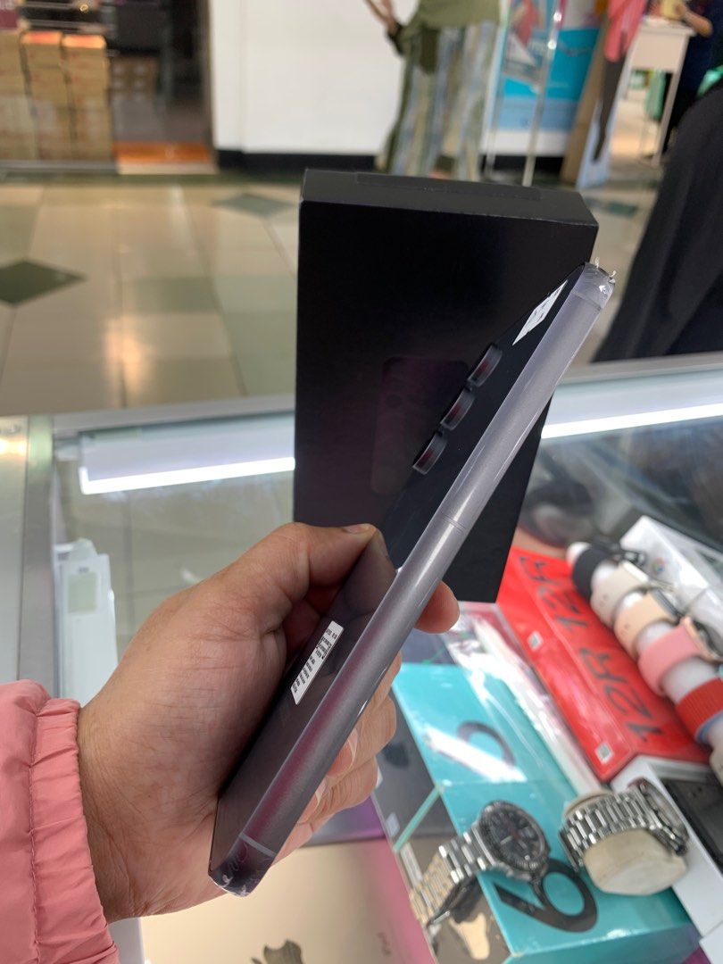 Samsung S23 FE (128gb) (Category: Samsung) located in Manila. Submitted by arzillah (Listing ID 1316871889, Image 2). Description: Samsung S23 FE 128gb Factory unlock Ntc approve Dual sim complete package Slightly use No dents No scratches No issue Super kinis All working Open for COD/COP + SF Manila area (sameday delivery) Province area (via LBC) required DP to avoid cancellations Physical store: Greenhills Shopping Center, 2ndfloor, stall#: Ai 