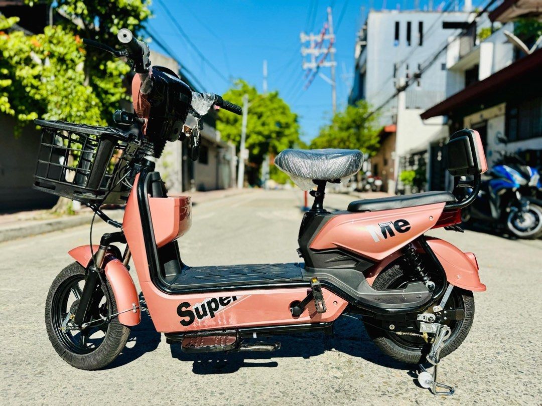 SUPER BUDGET AND QUALITY E-BIKE 😱👌 (Category: Bicycles) located in Marikina City. Submitted by keionlines85428 (Listing ID 1316816190, Image 3). Description: RESTOCKED‼️ SUPER BUDGET AND QUALITY E-BIKE 😱👌 👉SUPER ME ELECTRIC BIKE WITH PEDAL (DIGITAL GAUGE) ₱9,500 👌🏼 ✔️FREE HELMET ✔️FREE SIDE MIRROR ✔️FREE ASSEMBLE ✔️FREE DEMO ✔️WITH CERTIFICATE OF OWNERSHIP Specifications: 👇👇👇 ‼️DIGITAL GAUGE W/ SPEEDOMETER‼️ ▪️48V12Ah battery ▪️350 Watt