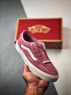 (Category: ) located in . Submitted by khai.uasneakers (Listing ID 1316938490, Image 1). Description: .