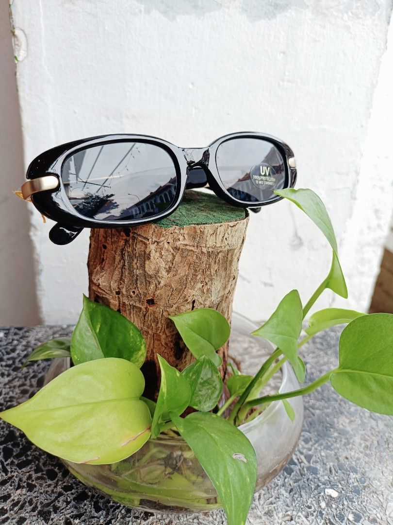 Y2K Sunglass (Category: Sunglasses & Eyewear) located in Ipoh. Submitted by mszlyn (Listing ID 1316925708, Image 2). Description: Old stock ROC made Price inclusive postage.