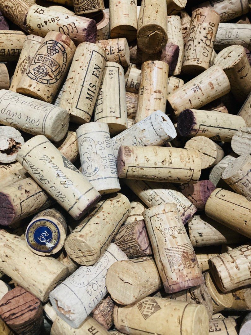 Wine corks for crafts (Category: Craft Supplies & Tools) located in San Jose. Submitted by arianecald10996 (Listing ID 1316963197, Image 3). Description: More or less 200 pcs.
