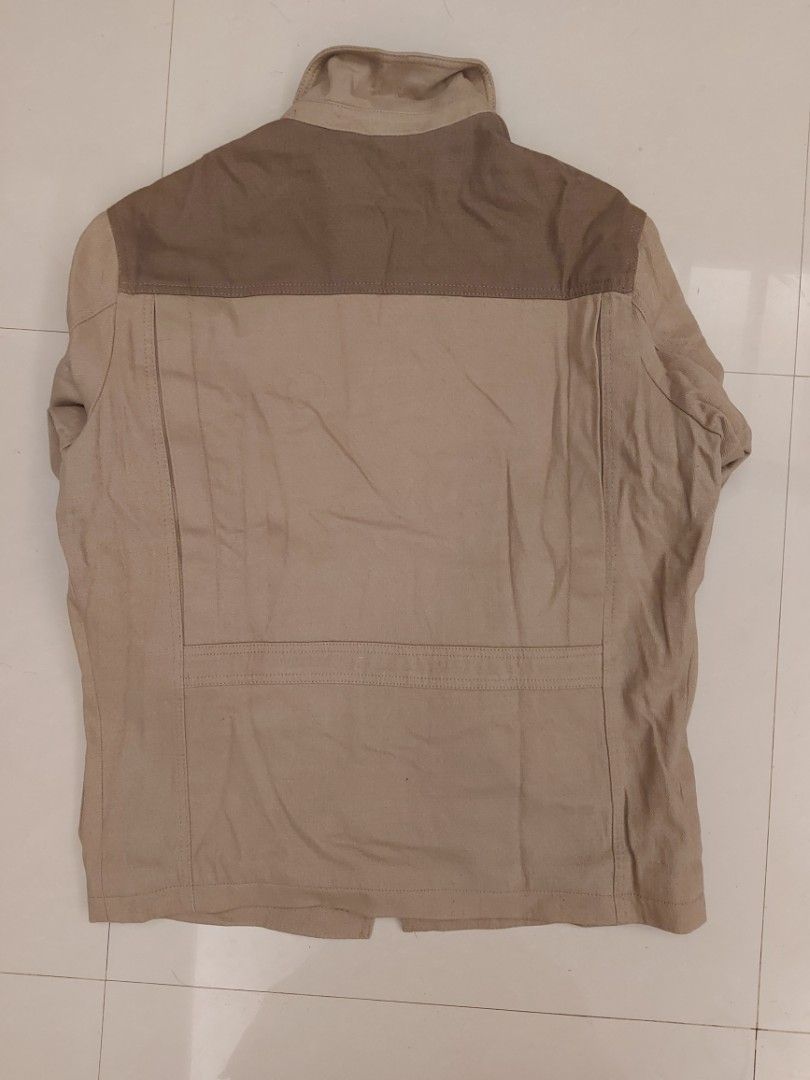 Zara Mens Brown Tanker Jacket (Category: Coats, Jackets and Outerwear) located in Taguig. Submitted by walmart_hamcus (Listing ID 1316952342, Image 3). Description: Rfs: Bought but never been really used Bought for around 4,500php in ZARA BGC No issues at all! well its a bit wrinkly but thats it! no holes no tears no nothing Negotialbleee!!!.