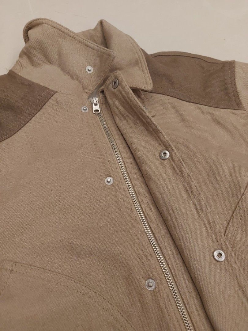 Zara Mens Brown Tanker Jacket (Category: Coats, Jackets and Outerwear) located in Taguig. Submitted by walmart_hamcus (Listing ID 1316952342, Image 2). Description: Rfs: Bought but never been really used Bought for around 4,500php in ZARA BGC No issues at all! well its a bit wrinkly but thats it! no holes no tears no nothing Negotialbleee!!!.