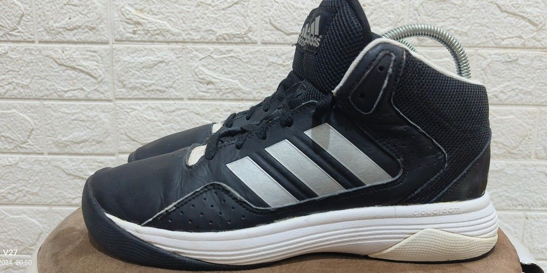 Adidas Cloudfoam Ilation Mid size 42.5 Fesyen Pria Sepatu Sneakers di Carousell