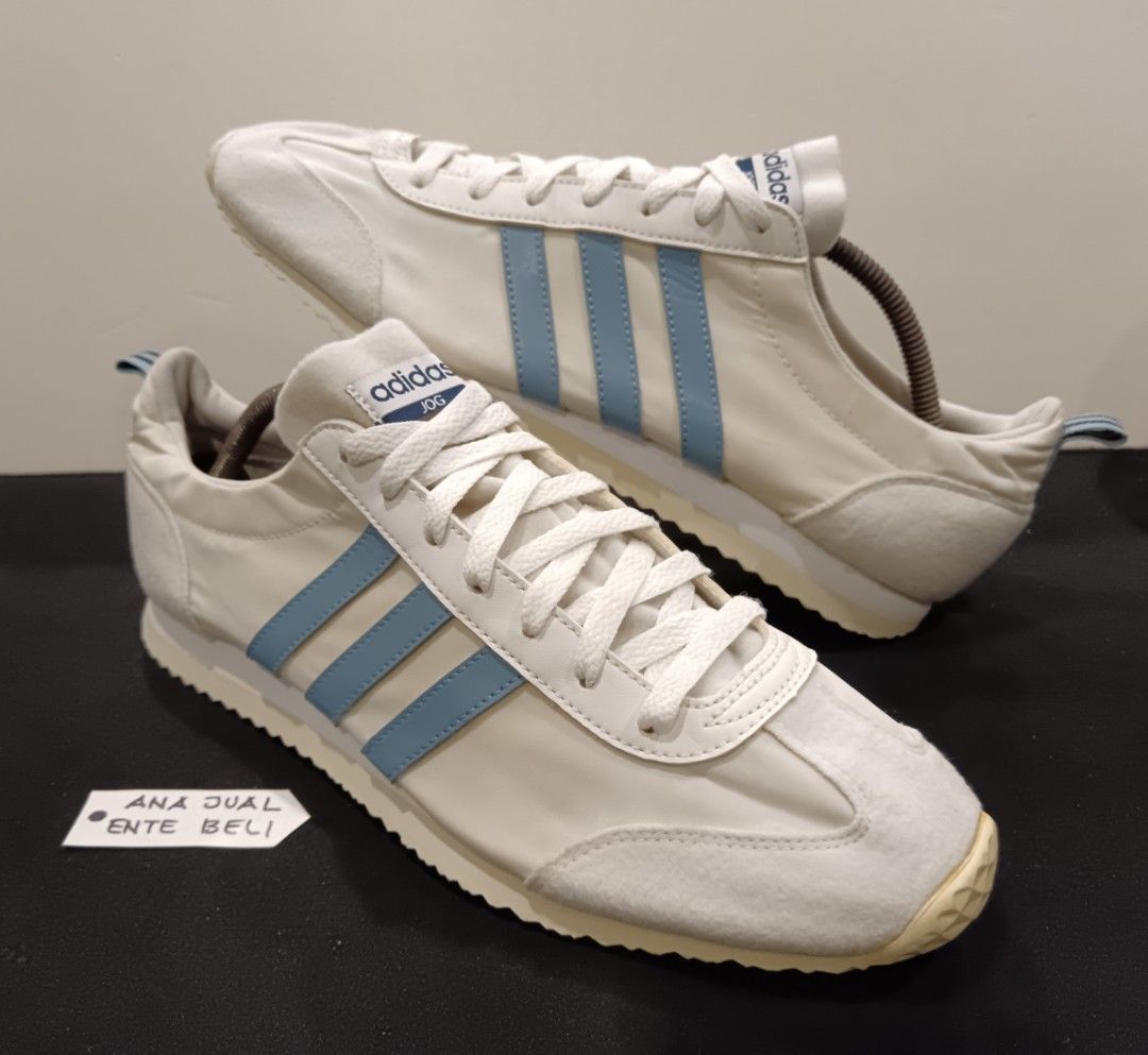 ADIDAS JOG 10.5uk Kondisi Padu Men s Fashion Footwear Sneakers on Carousell