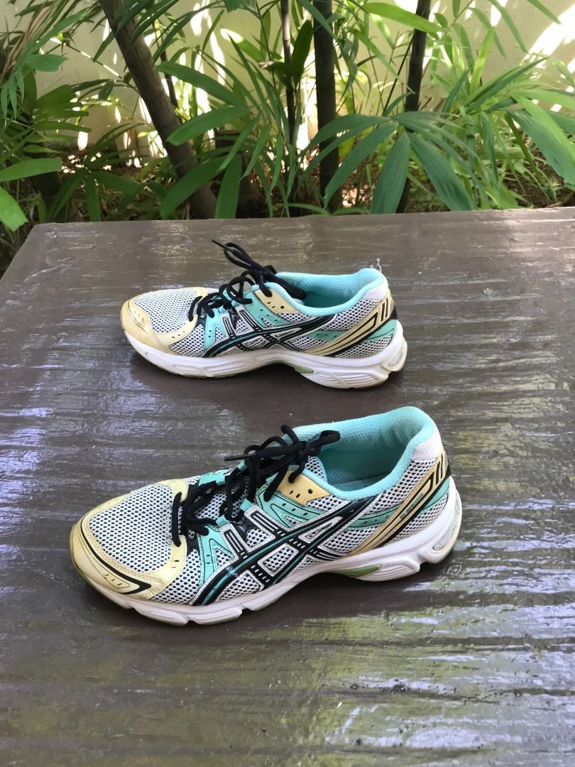 Asics Gel Impression Men running shoes. Size US9 EU 40.5. In good condition