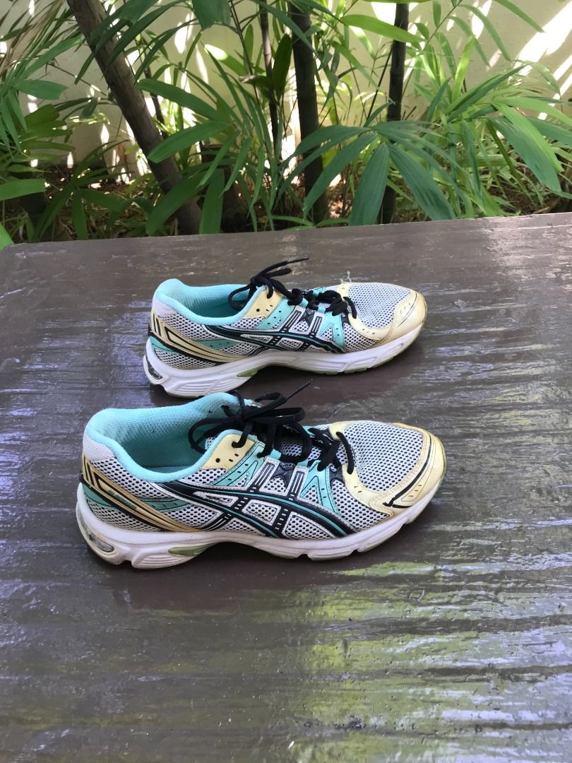 Asics Gel Impression Men running shoes. Size US9 EU 40.5. In good condition