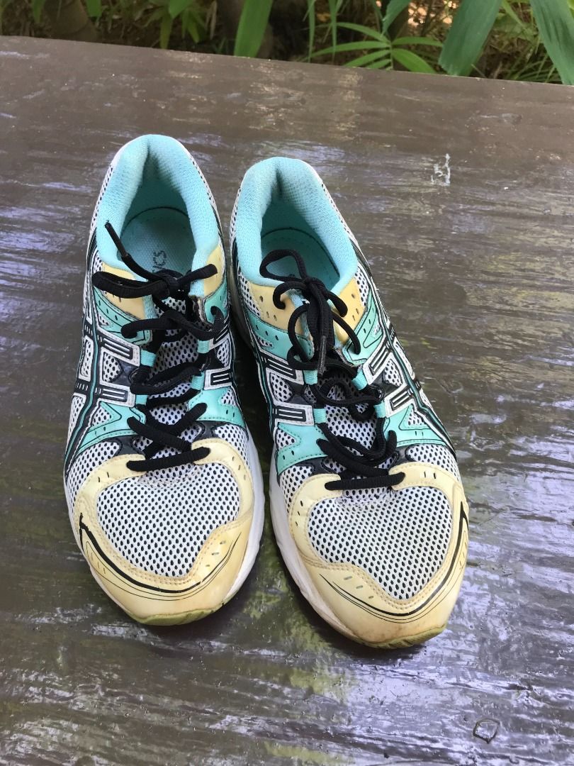 Asics Gel Impression Men running shoes. Size US9 EU 40.5. In good condition