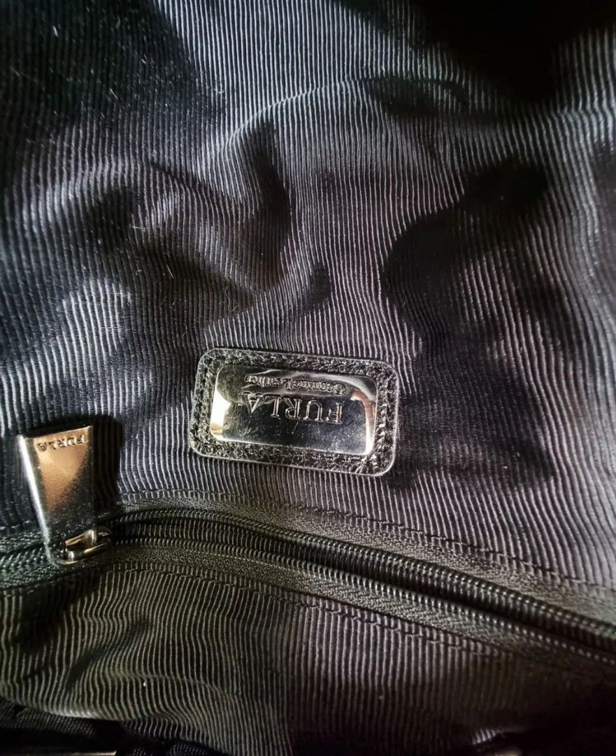 authentic FURLA backpack MINI (Category: Luxury Bags & Wallets) located in Quezon City. Submitted by maneradesignersboutique (Listing ID 1317012364, Image 2). Description: SALE SALE SALE❗❗❗ Money back Guarantee 💯% Guaranteed authentic *Brand: FURLA Backpack *Materials: Distressed Calfskin leather *Color: black *Size: MINI *Condition: 8.5/10 -Used * Inclusions: provided dustbag All items purchased from manera has less 30% Discount in restoration 