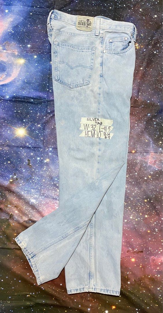 Authentic Levi’s silver tab (Category: Jeans) located in Manila. Submitted by avecillaa57811 (Listing ID 1317102660, Image 1). Description: ❗️authentic Levi’s silver tab ❗️W32 ❗️actual dims are written on the item ⚠️un even faded parts (see in picture ) 💵1.3k+sf negotiable .