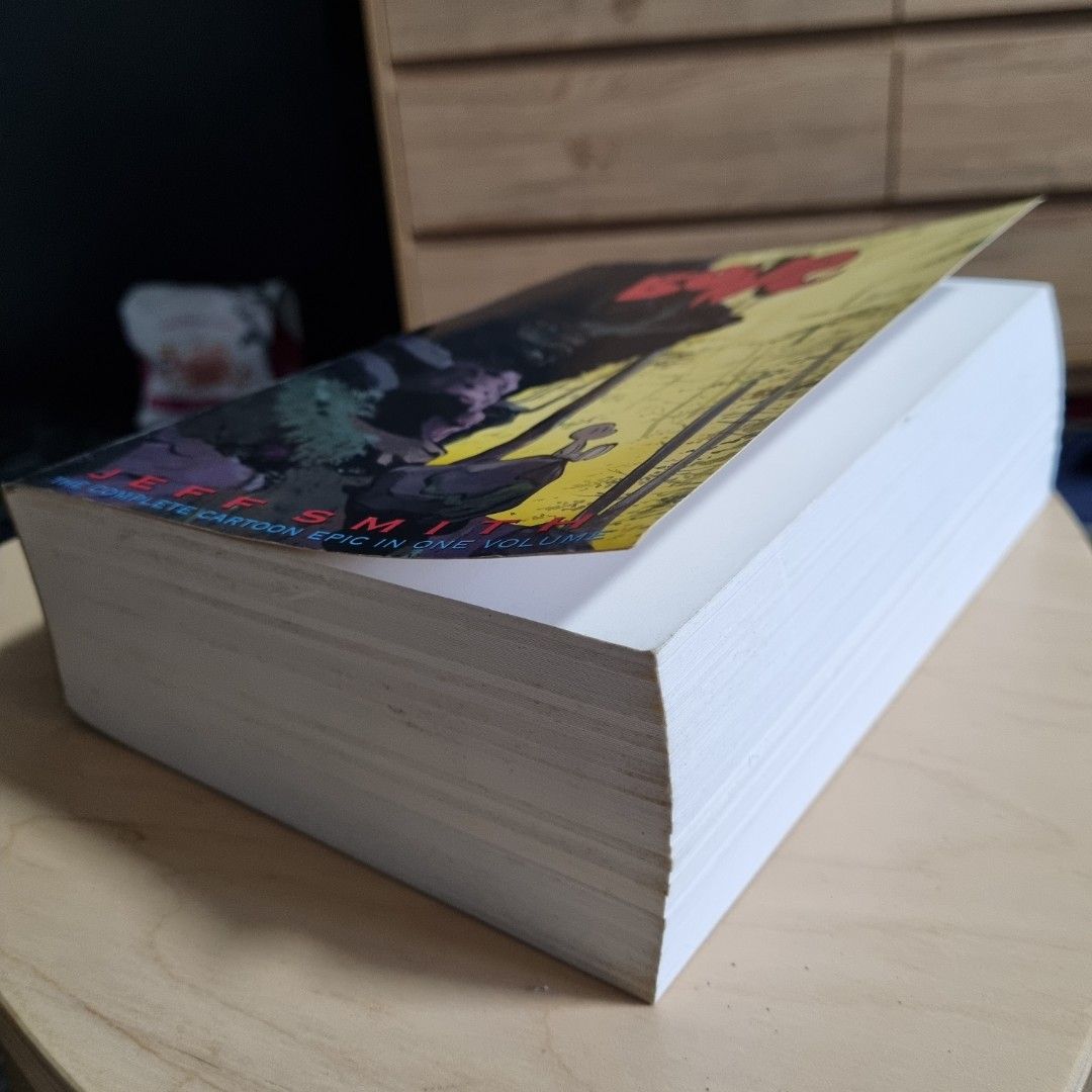 Bone (Category: Comics & Manga) located in Singapore. Submitted by highdone (Listing ID 1317110430, Image 3). Description: The complete Volume 1. Graphic novel by Jeff Smith. Fixed price, no nego. Only fealing at stated places below, at my convenience..