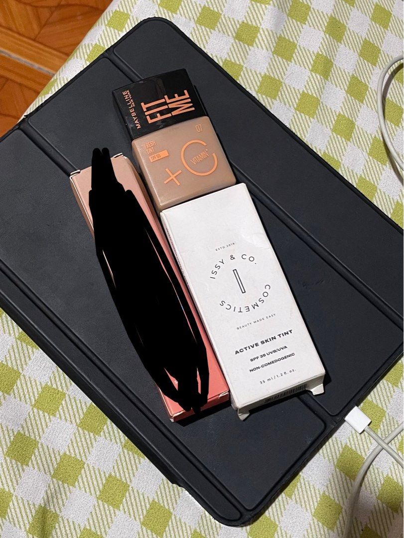 [BUNDLE] Skin Tint (Category: Makeup) located in Caloocan City. Submitted by n0thingshere (Listing ID 1313976307, Image 1). Description: Bundle includes: ISSY Skin Tint in Sienna (380 if tingi) Maybelline Skin Tint in 07 (320 if tingi) If interested buying tingi, please check my listings. All are brand new and never opened. Rfs: decluttering.