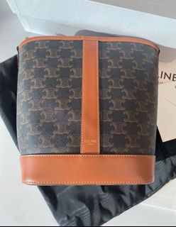 (Category: ) located in . Submitted by chicluxury (Listing ID 1174701039, Image 1). Description: .