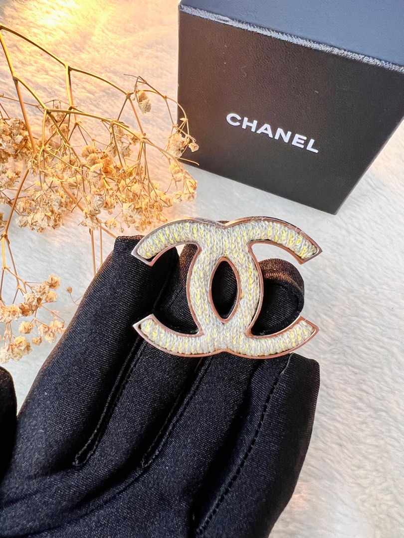 chanel brooch original