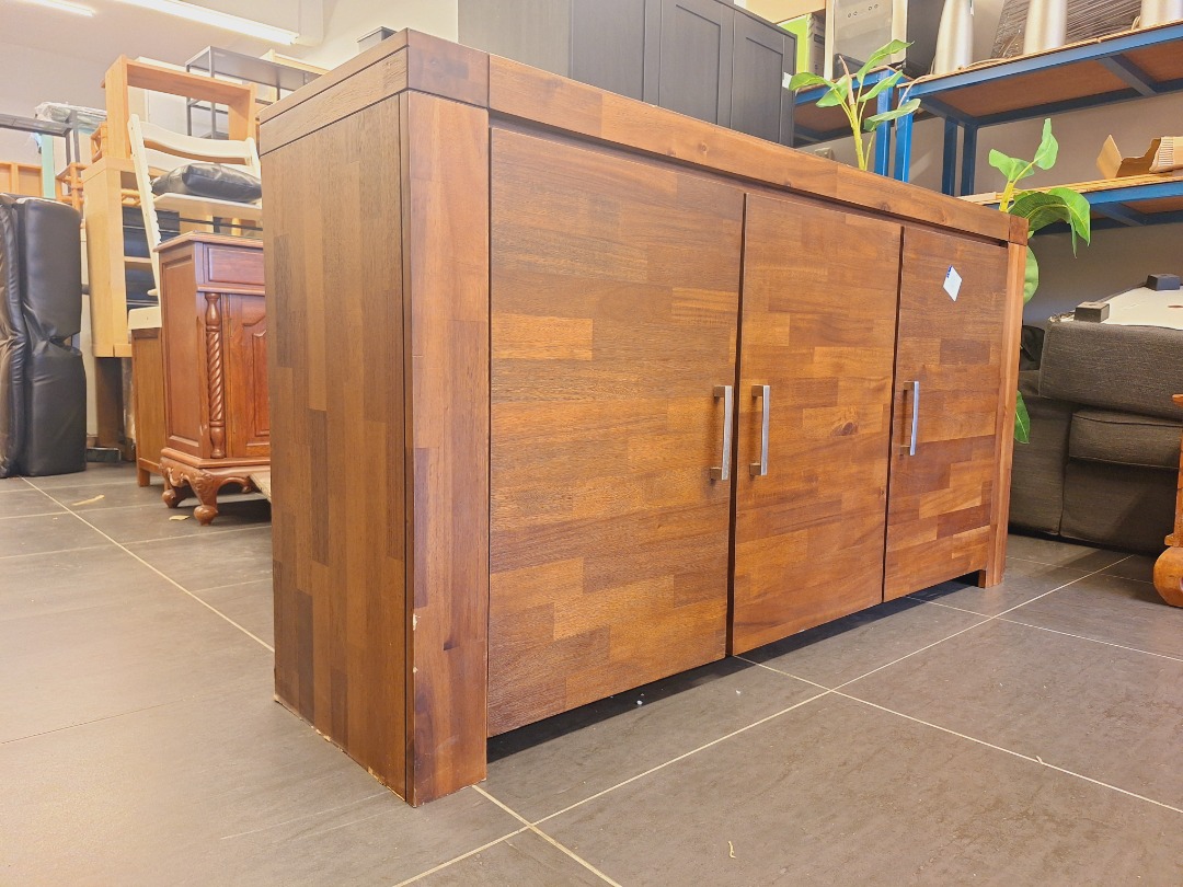 Checkered Solid Acacia Wood 3-door Buffet Sideboard | Kabinet Sisi ...