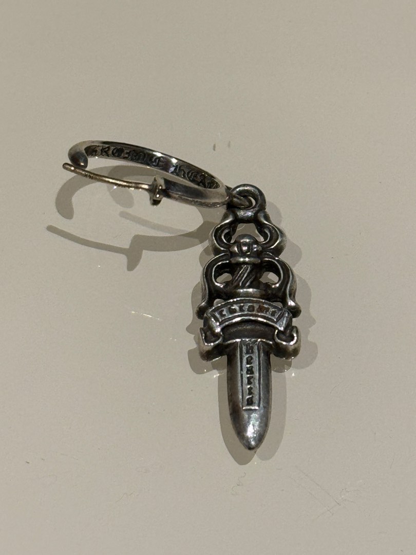 Chrome Hearts Dagger Earring, 名牌, 飾物及配件- Carousell