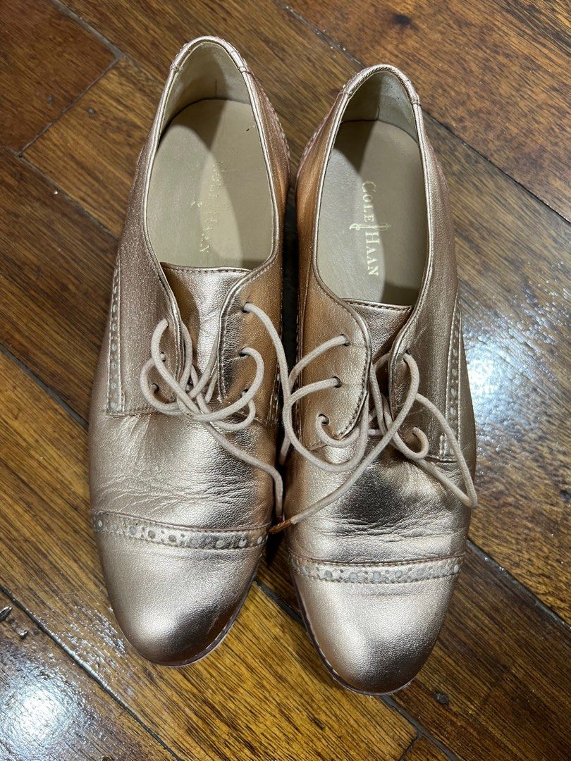 Cole Haan Cap Toe Oxfords in Rose Gold (Category: Loafers) located in Makati City. Submitted by maxiesilv (Listing ID 1317006802, Image 2). Description: Lightly used, still in great condition Leather upper and inner, with a very soft and plush insole. Rubber soles are barely worn Bought in the US. Cole Haan shoes available in the Ph are usually a wide fit (C), while these are regular fit (B). Size US 7.5B (regular width).