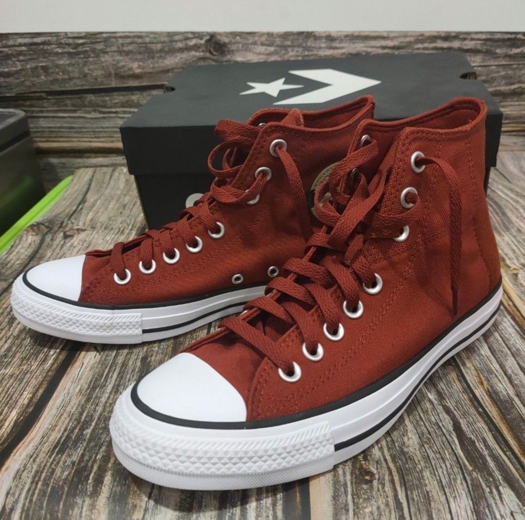 converse ctas chuck 70 taylor all star maroon (Category: Sneakers) located in Paranaque City. Submitted by hedgehoggie6000 (Listing ID 1317017966, Image 1). Description: bought for 3k at shope official converse store swipe to second pic rfs not my size got the wrong one😭 still slight negotiable never used brand new ganda ng color 7 mens 9 womens 25.5 cm Unisex.
